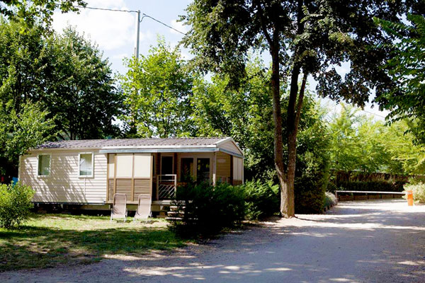 Mobil-home au camping en bord de rivière la Salendrinque dans les Cévennes